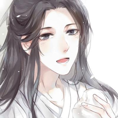 女生在重庆江边搭石塔火了